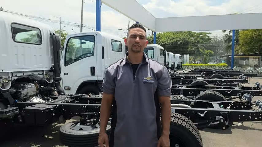 Mecánicos Expertos en Buses, Camiones y Motores Diesel