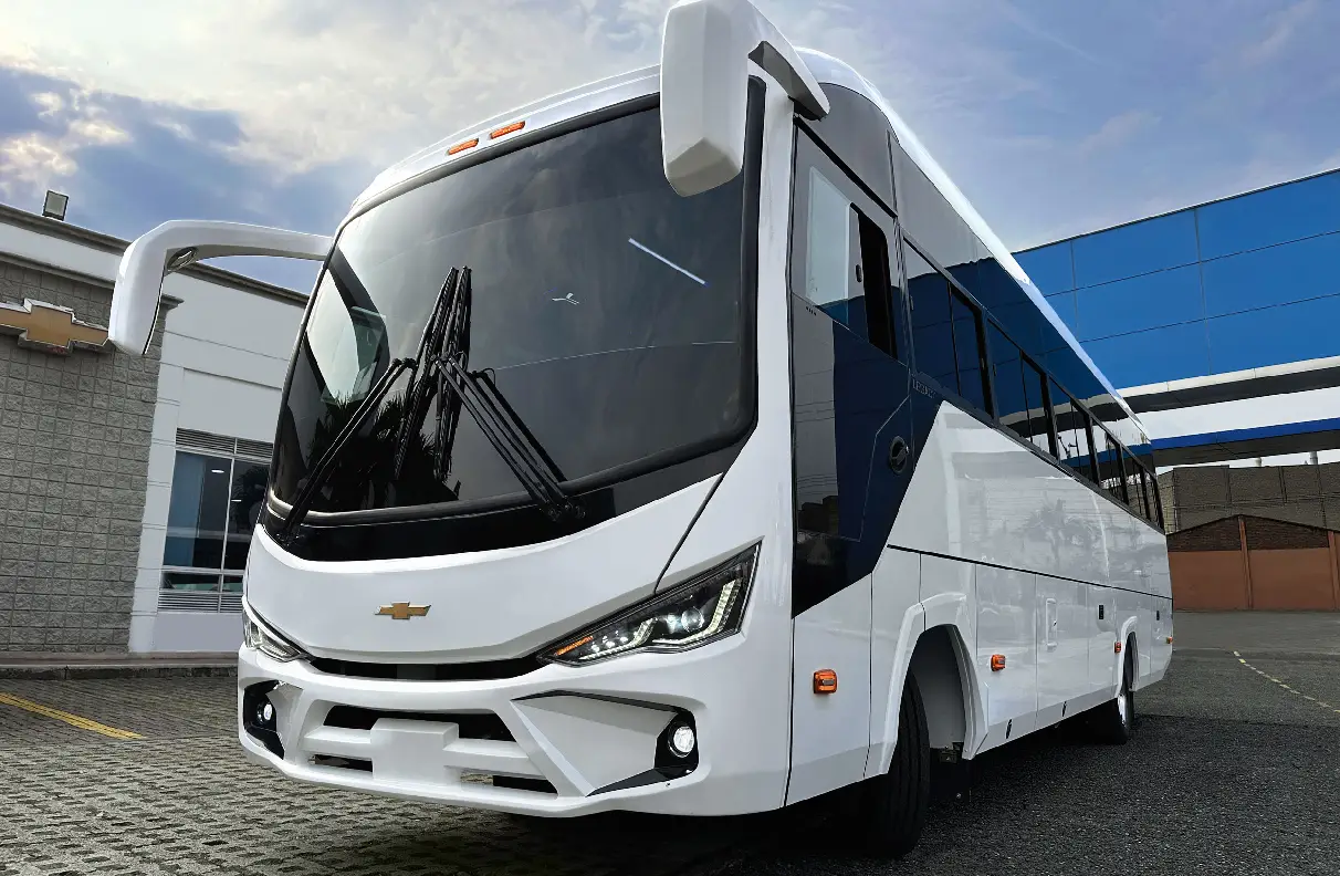 NKR-bus-escolar-chevrolet